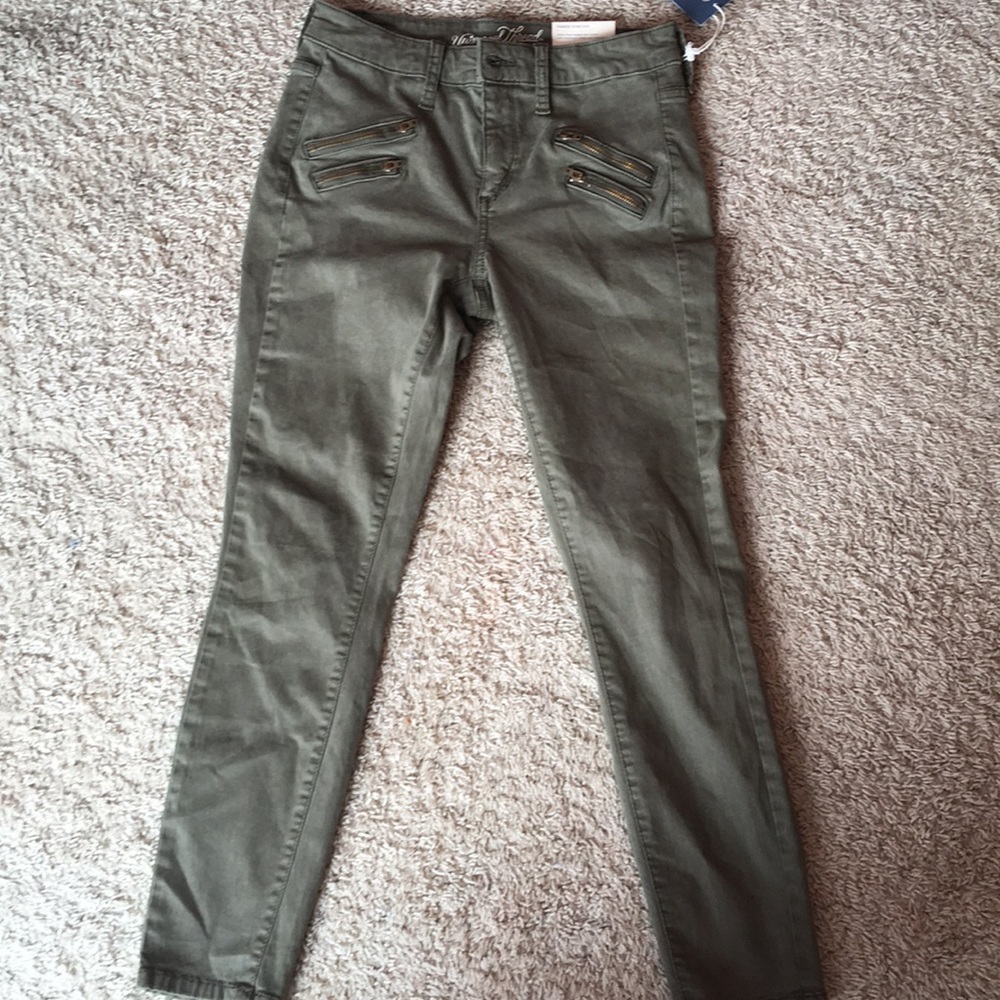 ARMY GREEN JEANS